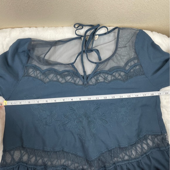 Moon River Mesh Embroidered peasant top size large - Picture 7 of 8